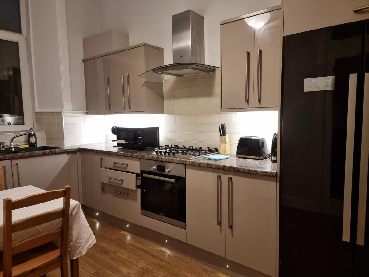 Bright 3 Bedroom Edinburgh City Apt 외부 사진